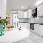 Apartmán красивая в центре одессы с балконом *