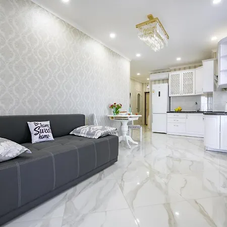 Apartment стильная в центре одессы с балконом Odesa