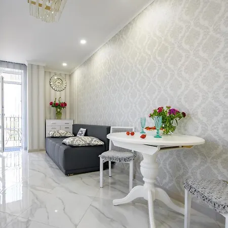 Apartment Стильная Квартира В Центре Одессы С Балконом Odesa