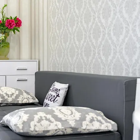 Apartment стильная в центре одессы с балконом *