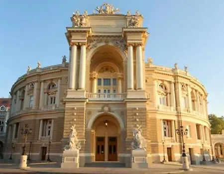 красивая в центре одессы с балконом Апартаменты *