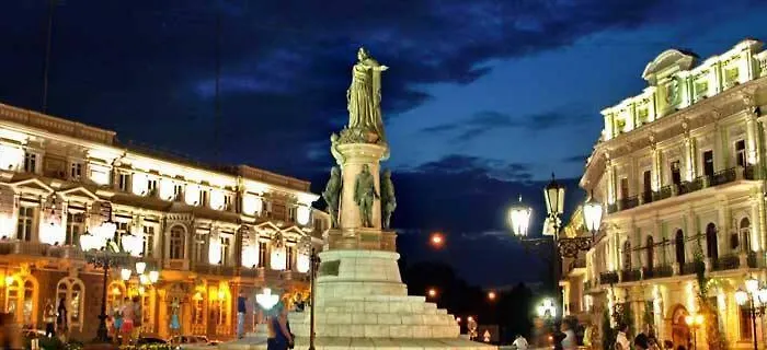 красивая в центре одессы с балконом 公寓 敖德萨