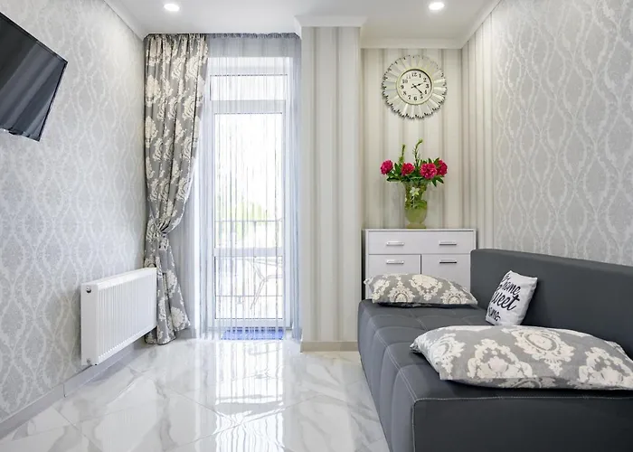 красивая в центре одессы с балконом * Odessa