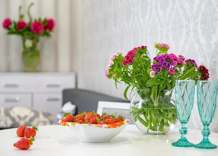 красивая в центре одессы с балконом