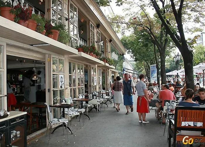 красивая в центре одессы с балконом * Odessa