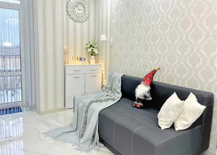 красивая в центре одессы с балконом 敖德萨