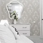 красивая в центре одессы с балконом Apartment Odessa