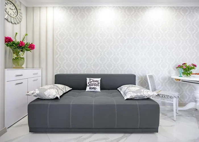 красивая в центре одессы с балконом