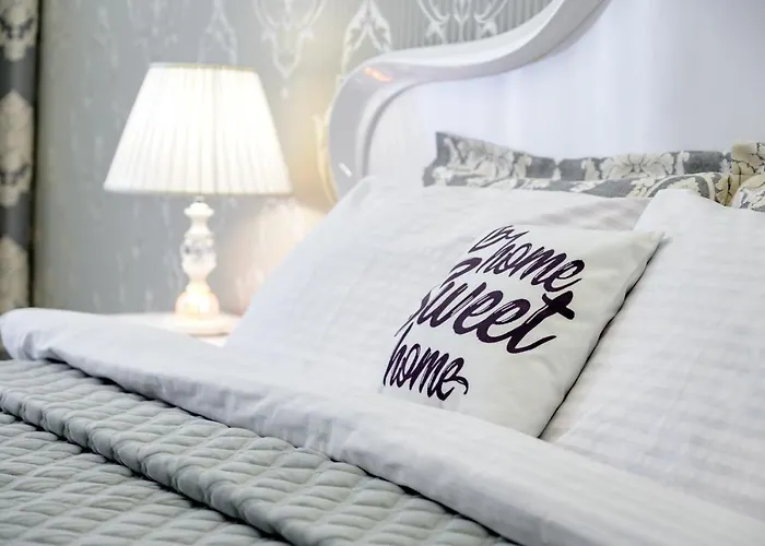 красивая в центре одессы с балконом Apartment *