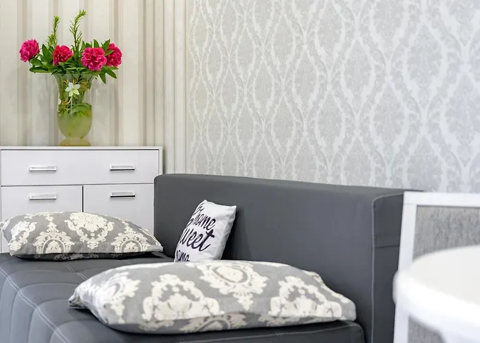 Apartment красивая в центре одессы с балконом *