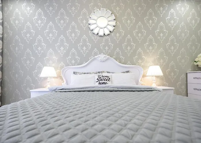 красивая в центре одессы с балконом Apartment *