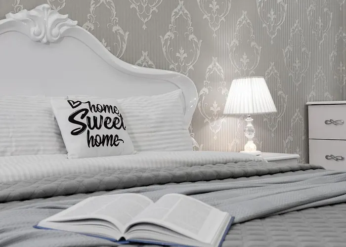 красивая в центре одессы с балконом Apartment